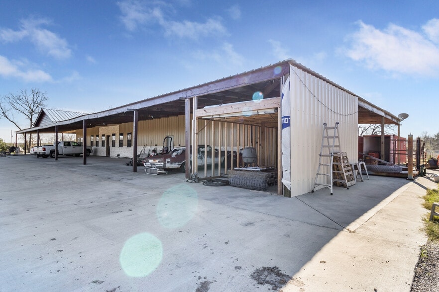 More Photos Of 3070 State Highway 19, Huntsville Specialty For Sale