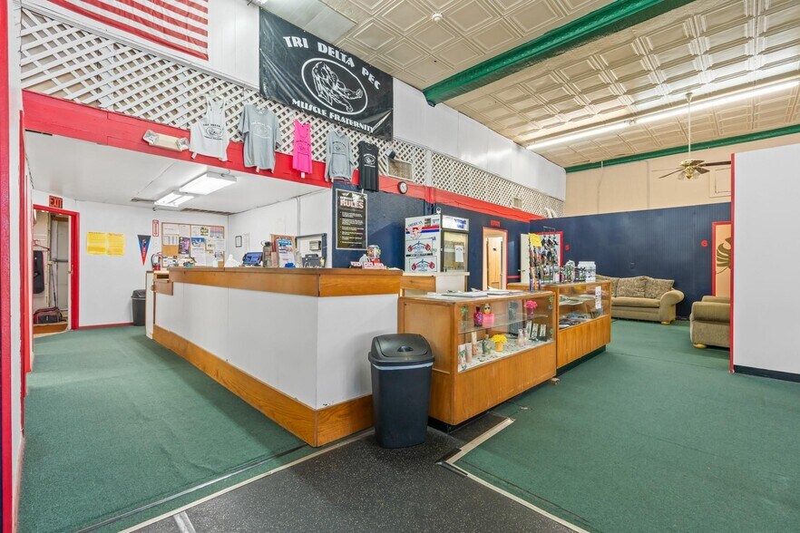 More Photos Of 110 E Franklin St, Hillsboro Health Club For Sale