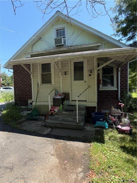 More Photos Of 24 Oneida St, Oneonta Restaurant For Sale