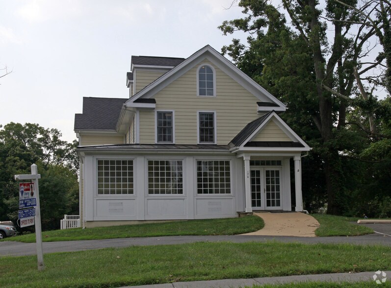 More Photos Of 170 W Main St, Purcellville Office Residential For Lease