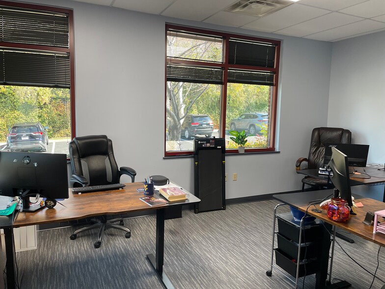 More Photos Of 213 Overlook Cir, Brentwood Office For Lease