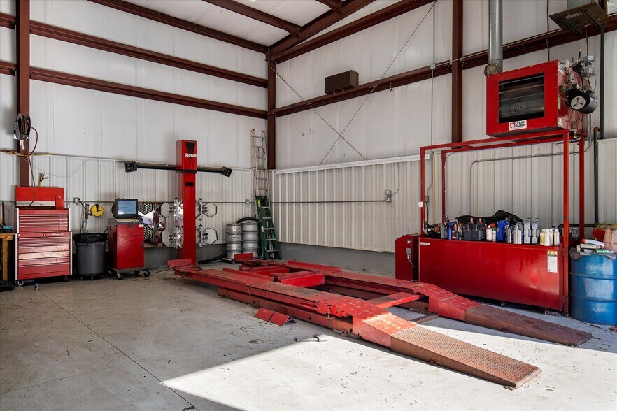 More Photos Of 7 Colonel Dr, Bourne Auto Repair For Sale