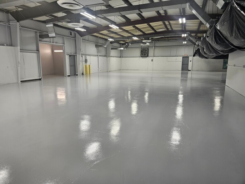 More Photos Of 3111 Hanover Rd, Johnson City Light Manufacturing For Lease