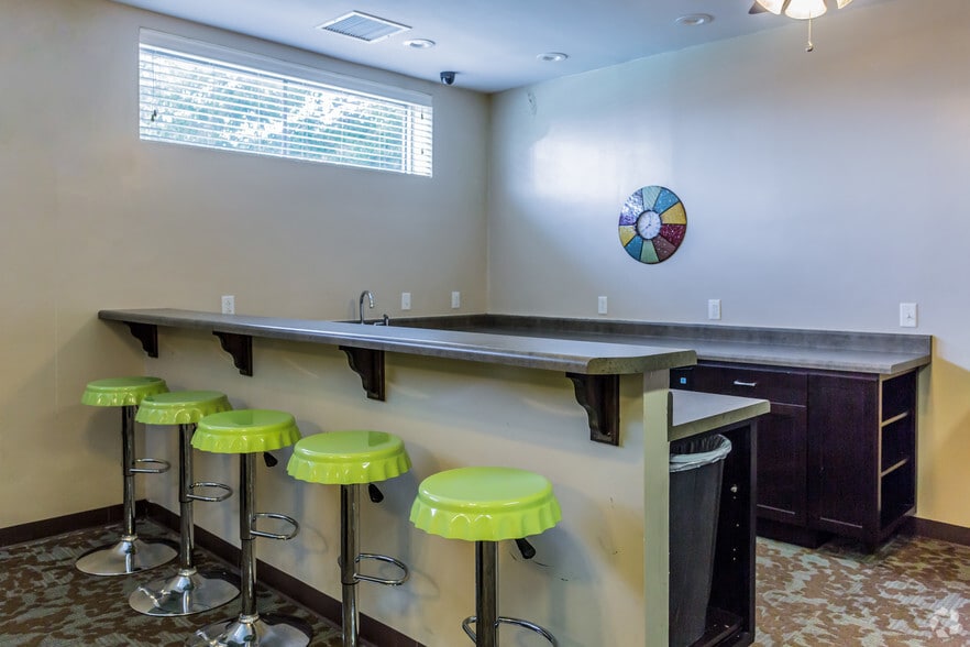 More Photos Of 57 N Somerville St, Memphis Apartments For Sale