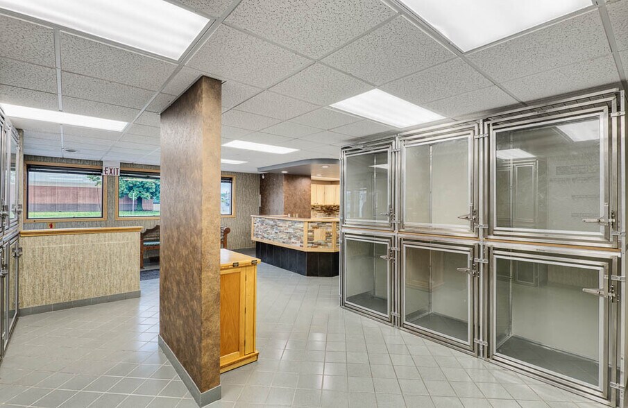 More Photos Of 32 E Mendota Rd, Inver Grove Heights Auto Dealership For Sale