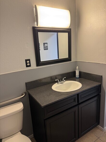 More Photos Of 14000 Rosecrans Ave, Santa Fe Springs Warehouse For Lease