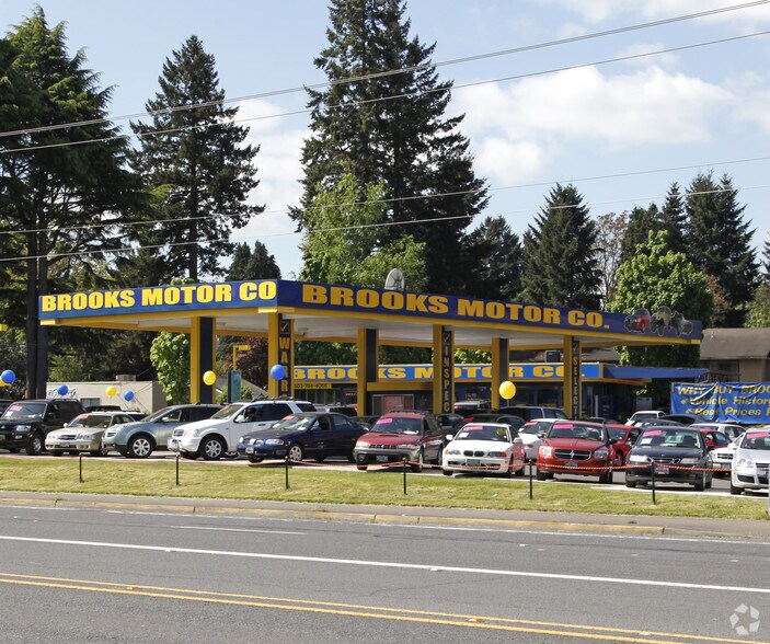 More Photos Of 18777 SE Mcloughlin Blvd, Milwaukie Service Station For Sale