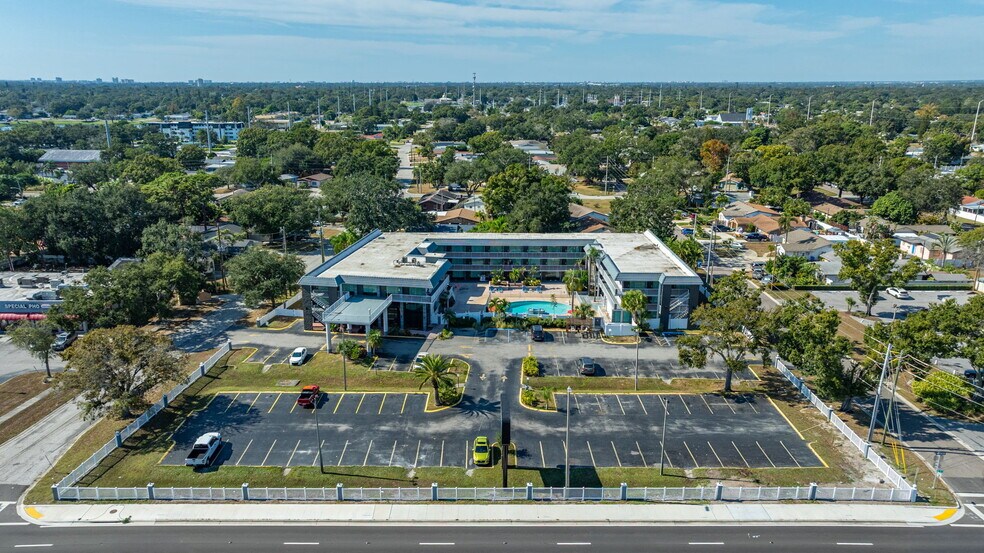 More Photos Of 1400 34th St N, Saint Petersburg Hotel For Sale