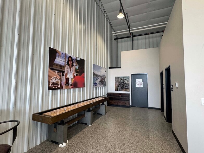 More Photos Of 360 Rancho Dr, Windsor Self Storage For Sale