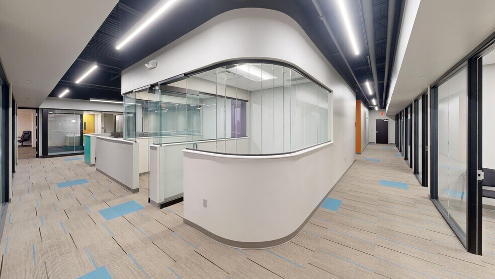 More Photos Of 5001 US Highway 30 W, Fort Wayne Medical For Lease