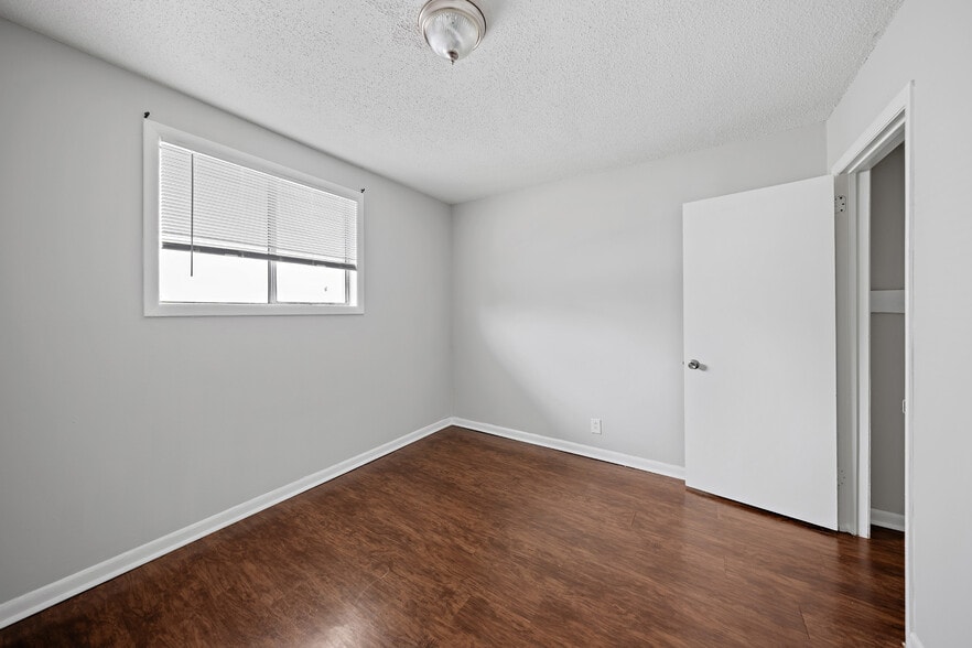 More Photos Of 1200 WH Davis Dr, Nashville Apartments For Sale