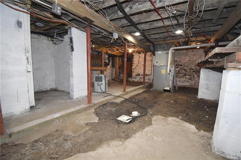 More Photos Of 3 Walker's Mill Rd, Collier Township Restaurant For Sale