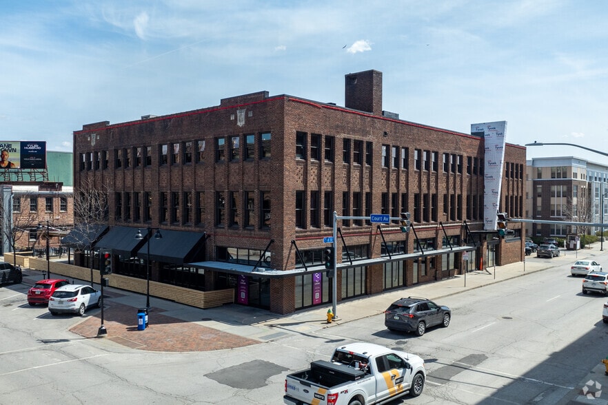 More Photos Of 216 Court Ave, Des Moines General Retail For Sale