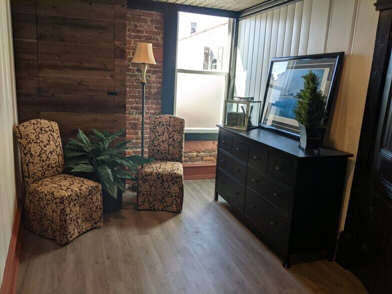 More Photos Of 8 Court St, Jackson Loft Creative Space For Lease