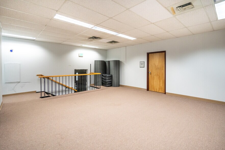 More Photos Of 1000 Church Hill Rd, Pittsburgh Office For Lease