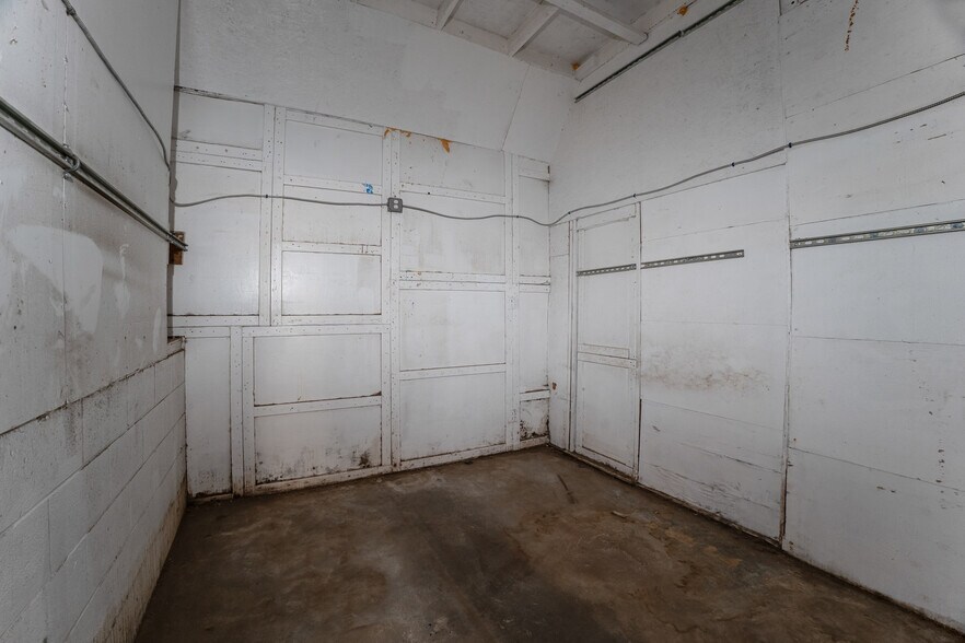 More Photos Of 10920 S La Cienega Blvd, Inglewood Warehouse For Sale