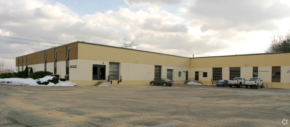 More Photos Of 548 Donald St, Bedford Warehouse For Lease