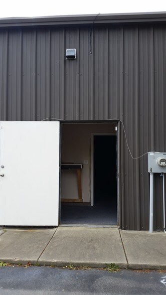 More Photos Of 4582 Cumberland Rd, Fayetteville Freestanding For Lease