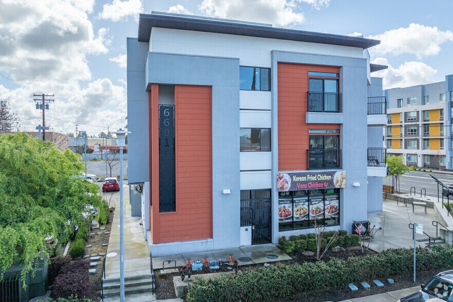 Primary Photo Of 6601 Folsom Blvd, Sacramento Apartments For Lease