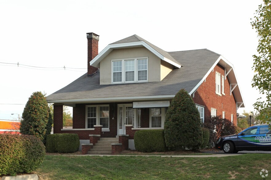 Primary Photo Of 5809 Bardstown Rd, Louisville Office Residential For Lease