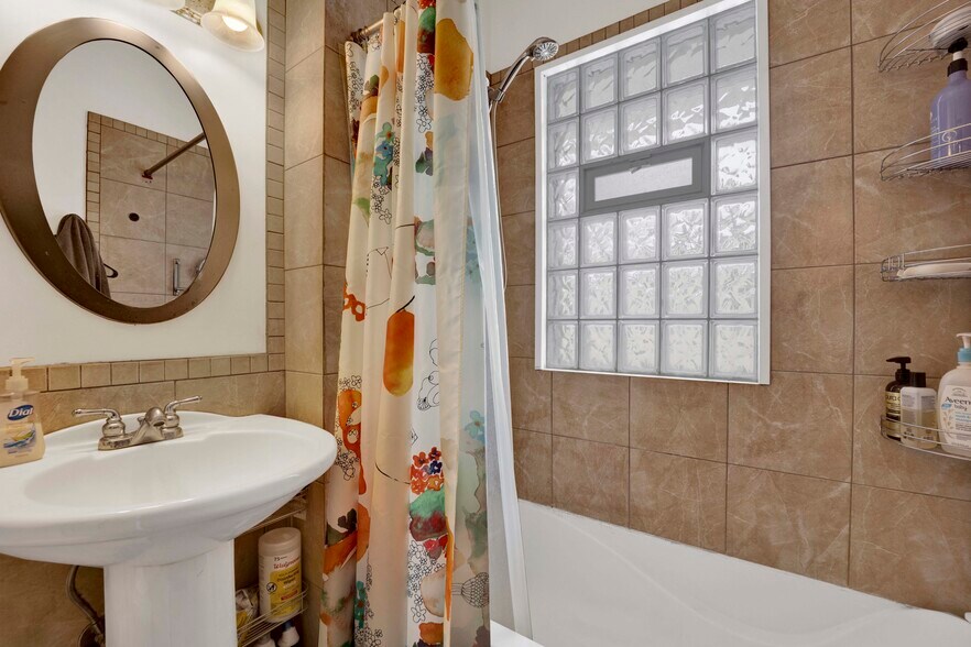 More Photos Of 309 Chicago Ave, Oak Park Apartments For Sale