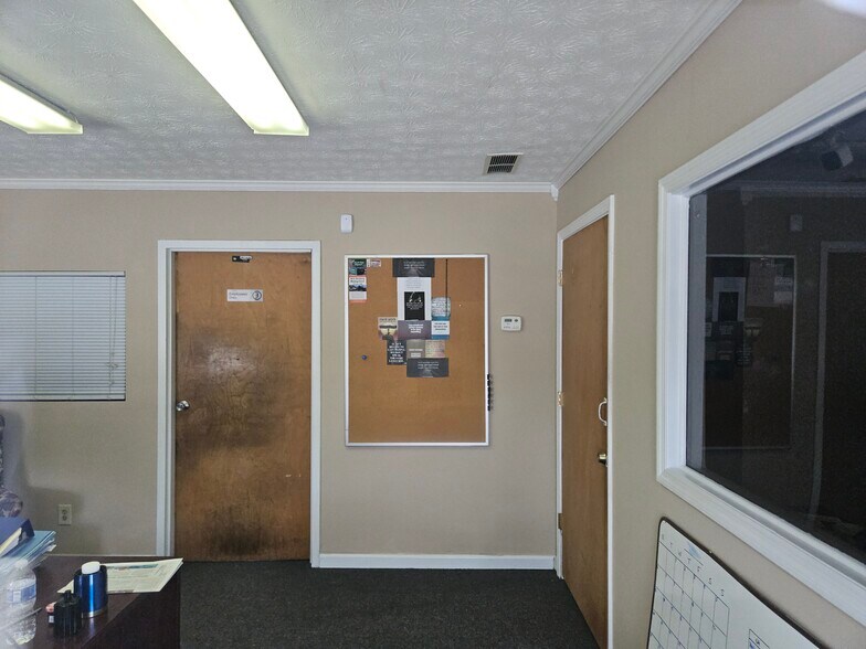 More Photos Of 1314 Olympic Ct, Conyers Light Distribution For Sale