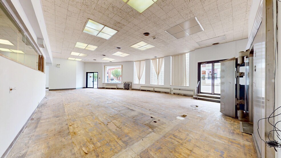 More Photos Of 152 Grant Ave, Vandergrift Storefront Retail Office For Lease