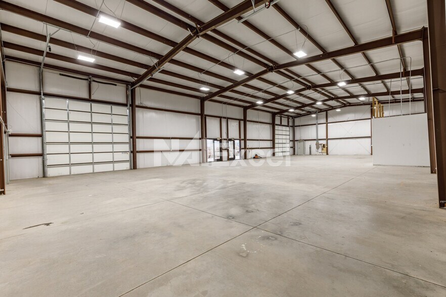 More Photos Of 397 Commerce st, Hurricane Industrial For Lease