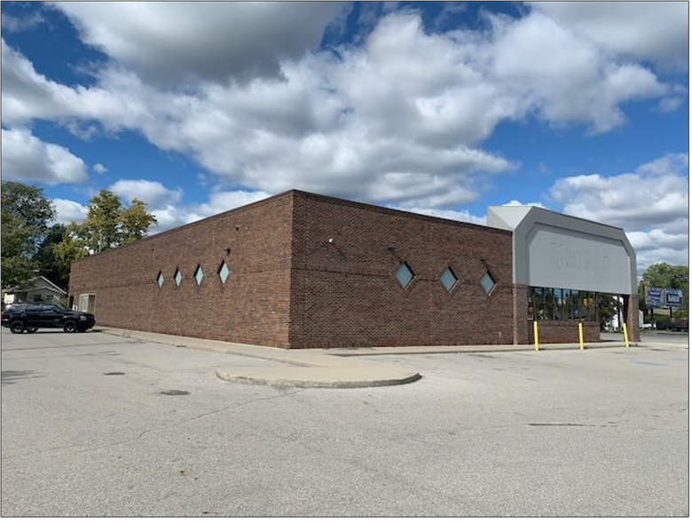 More Photos Of 1607 24th St, Port Huron Drugstore For Lease