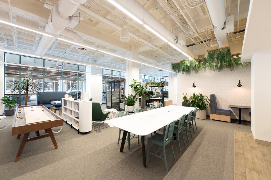 More Photos Of 325 N Wells St, Chicago Office For Sale