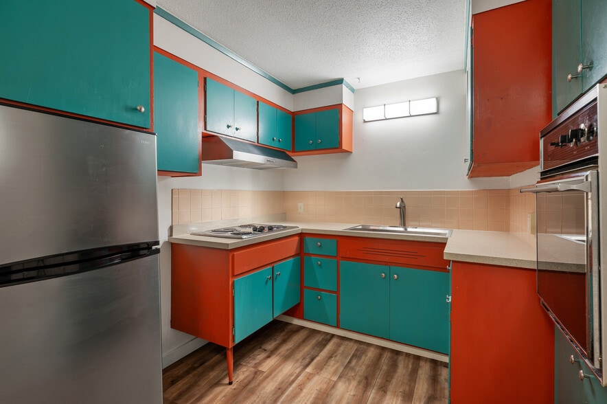 More Photos Of 324 3rd Ave S, Edmonds Apartments For Sale