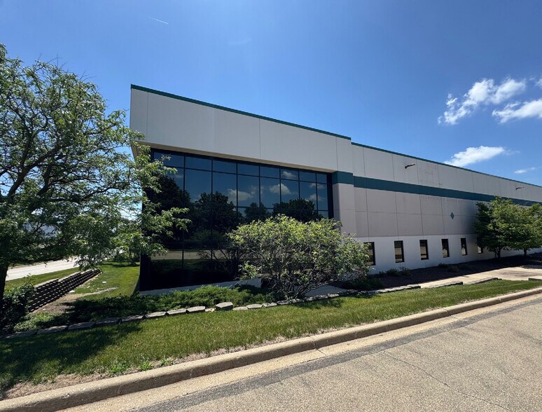 More Photos Of 555 Remington Blvd, Bolingbrook Distribution For Lease