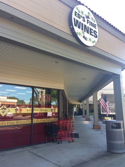 More Photos Of 2454 N McMullen Booth Rd, Clearwater Unknown For Lease