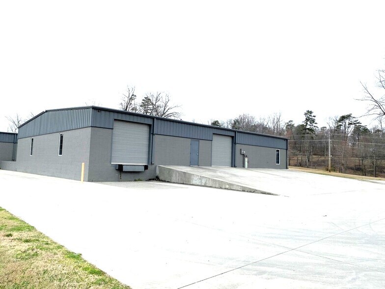 More Photos Of 3020 Cherokee Park Rd, Morristown Industrial For Lease