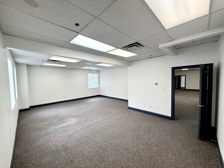 More Photos Of 1111 Van Voorhis Rd, Morgantown Medical For Lease