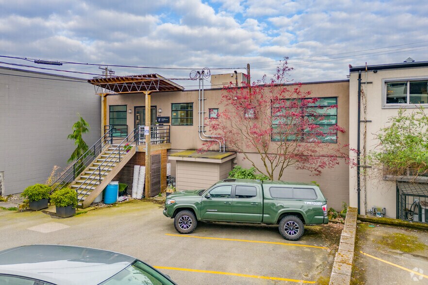 More Photos Of 312 E Esplanade, North Vancouver Warehouse For Lease