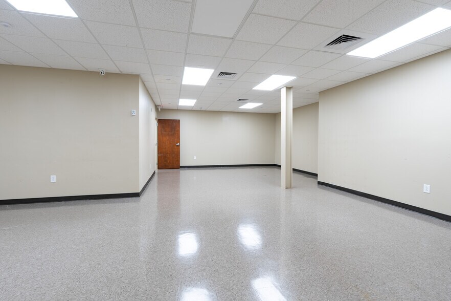 More Photos Of 3918 Montclair Rd, Birmingham Office For Sale