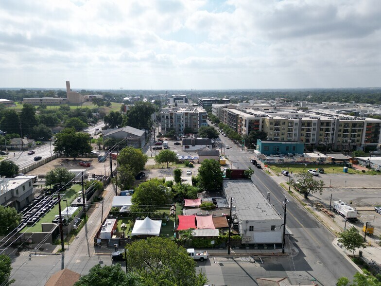 More Photos Of 1500 E 6th St, Austin Storefront Retail Residential For Sale