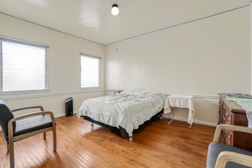 More Photos Of 728 S Genesee Ave, Los Angeles Apartments For Sale