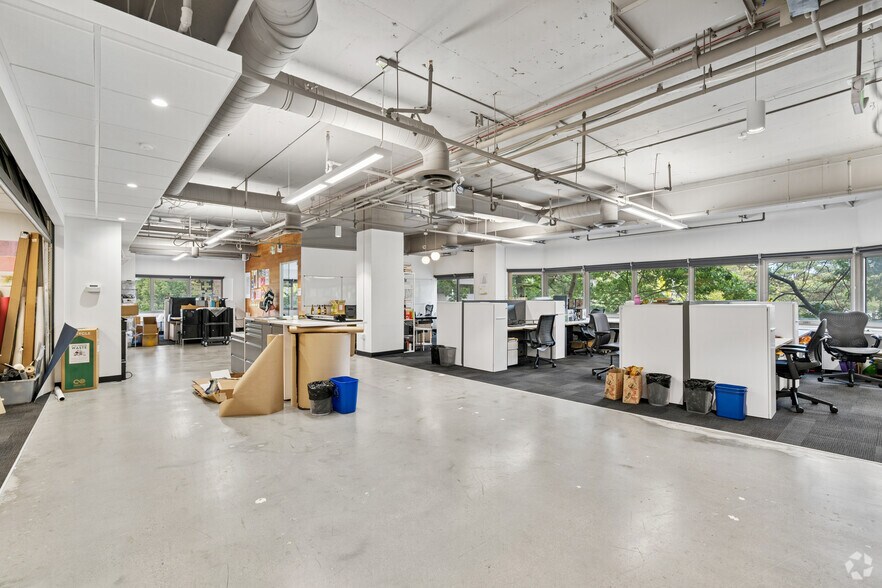 More Photos Of 2815 2nd Ave, Seattle Office For Sale