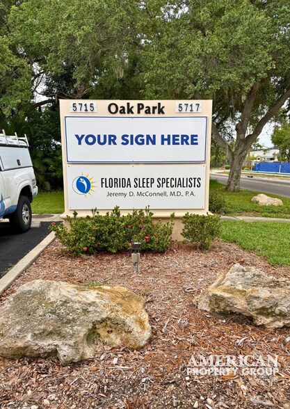 More Photos Of 5715 21st Ave W, Bradenton Medical For Sale