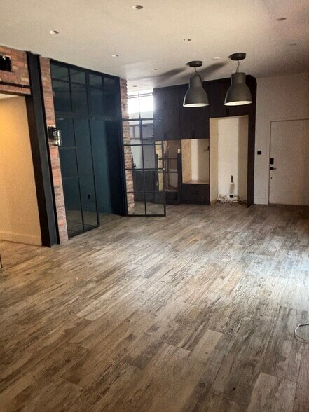 More Photos Of 3133 W Kennedy Blvd, Tampa Storefront Retail Office For Lease