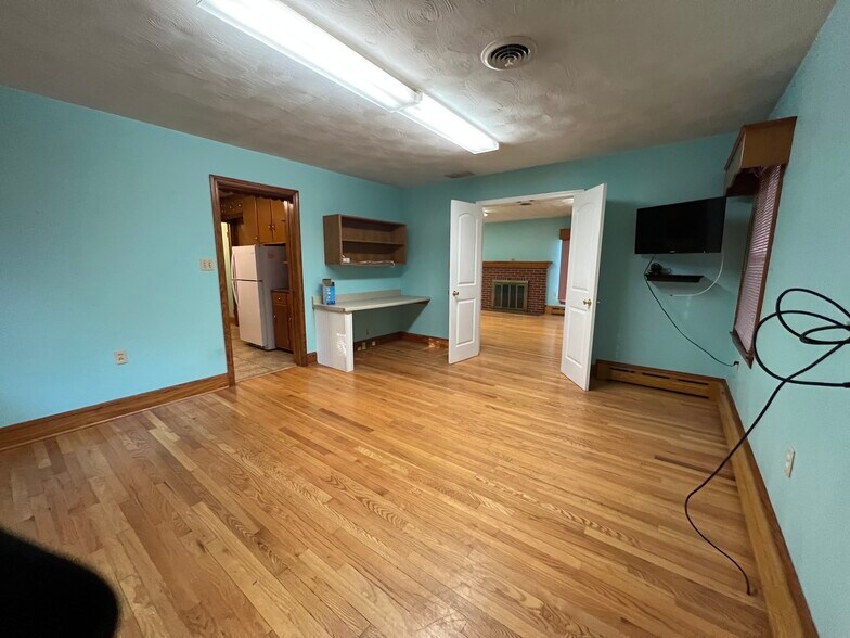 More Photos Of 2059 Baltimore Blvd, Finksburg Medical For Sale