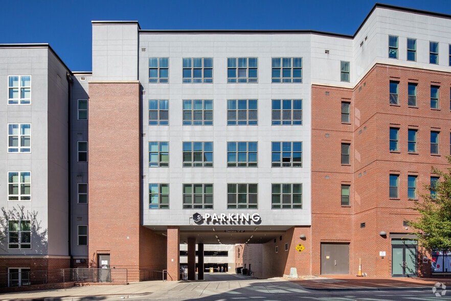 More Photos Of 3001 Hillsborough St, Raleigh Apartments For Lease