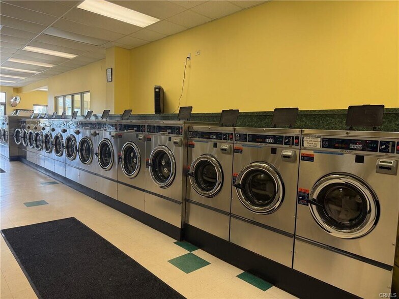 More Photos Of 5837 Clark Rd, Paradise Freestanding For Sale