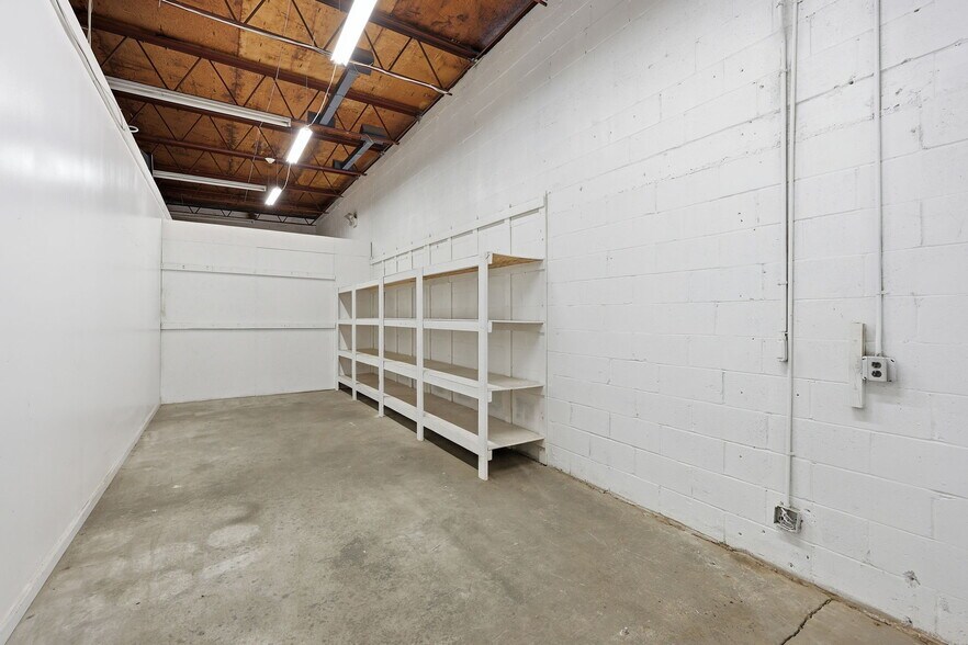 More Photos Of 476 Moreno Street St, Gainesville Distribution For Lease