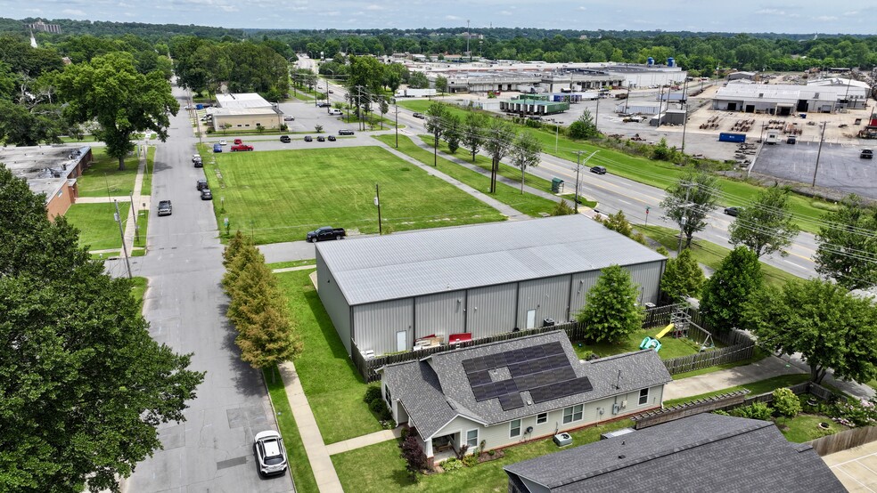 More Photos Of 1112 W 9th St, North Little Rock Warehouse For Sale