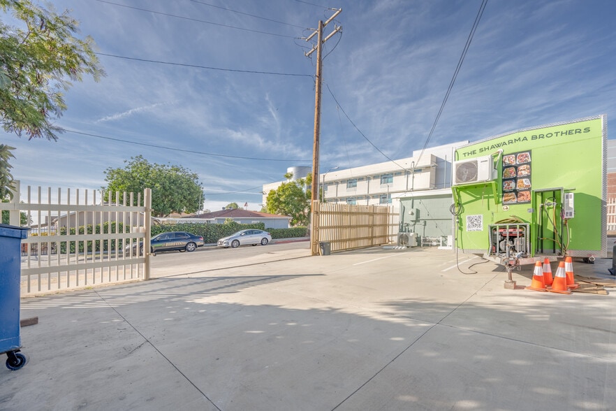 More Photos Of 920 N Bonnie Beach Pl, Los Angeles Freestanding For Sale