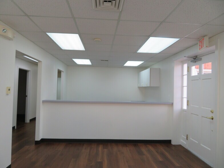 More Photos Of 3231-3233 Superior Ln, Bowie Medical For Lease