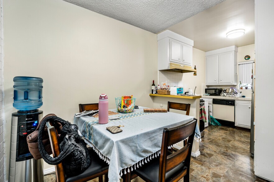 More Photos Of 10961 Rose Ave, Los Angeles Apartments For Sale